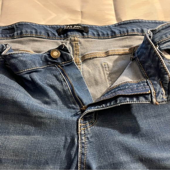 Blue Wax Stretch Skinny Distressed Jeans, Medium Wash, Size 22 - Picture 5 of 11